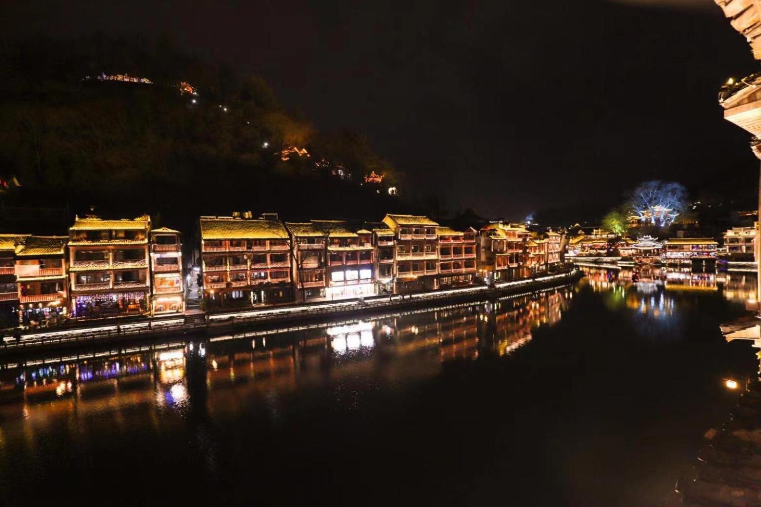 Fenghuang Ancient Town Lazy Cat Riverside Inn Exterior foto