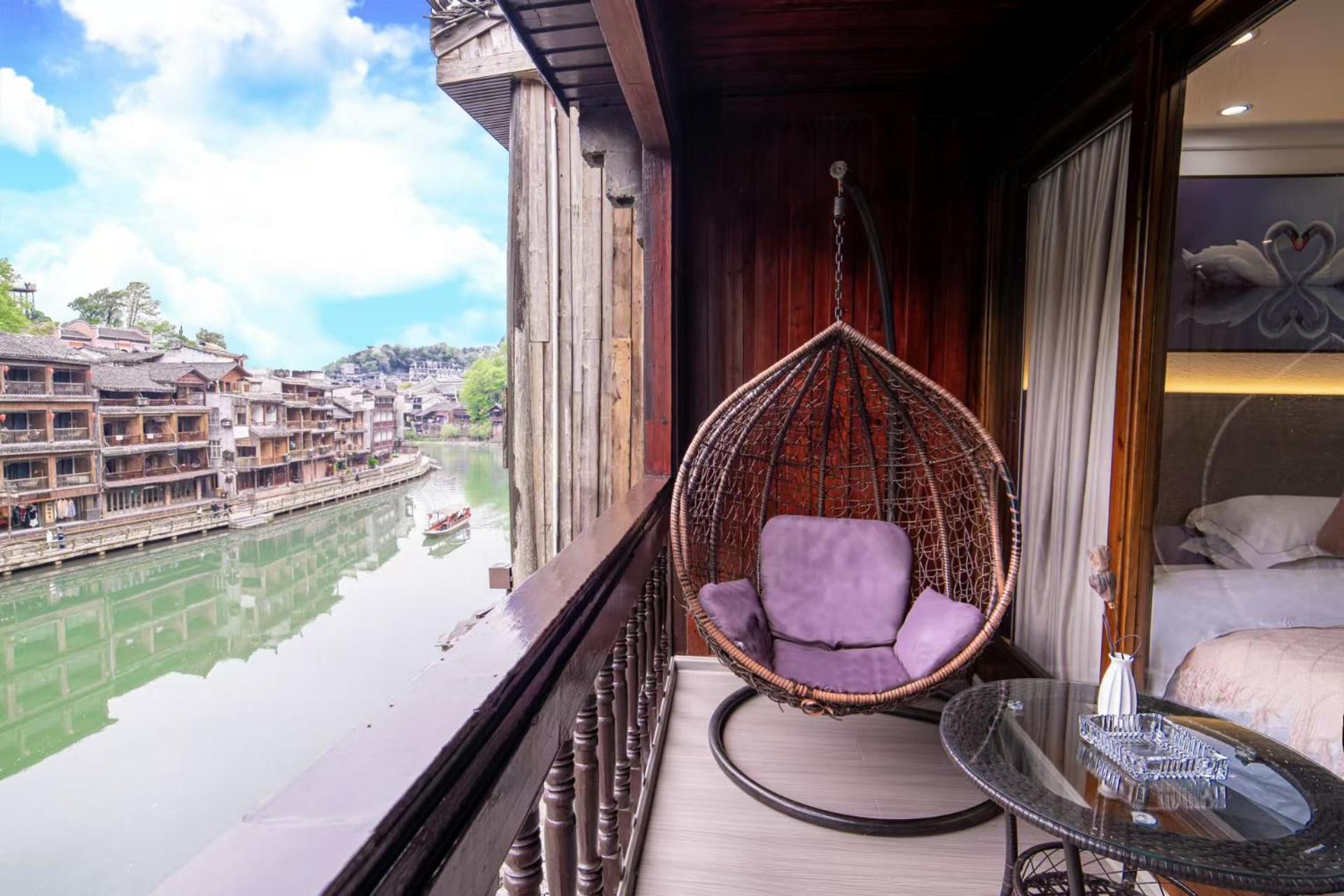 Fenghuang Ancient Town Lazy Cat Riverside Inn Exterior foto