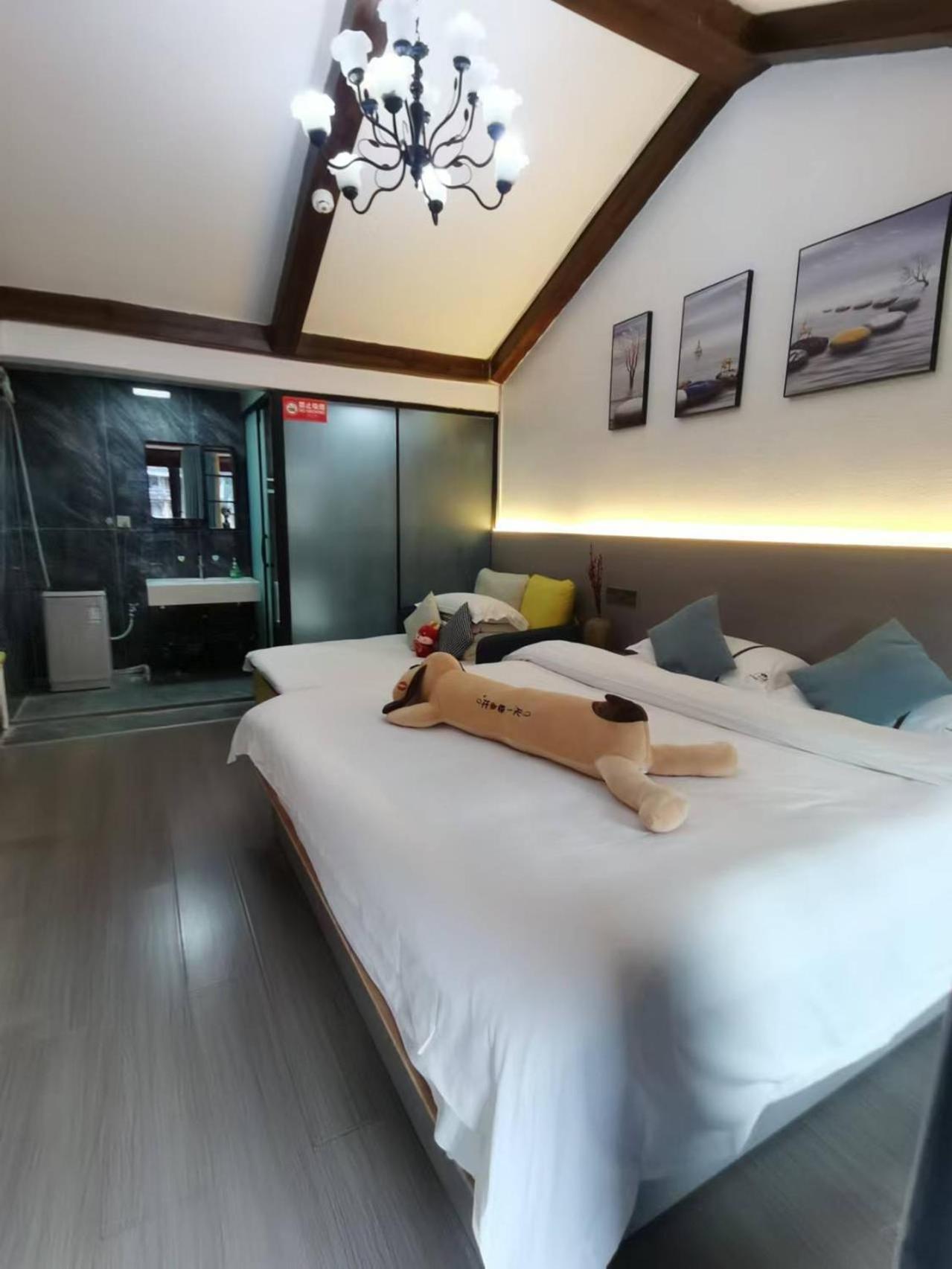 Fenghuang Ancient Town Lazy Cat Riverside Inn Exterior foto